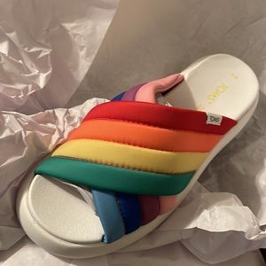 Tom’s Alpargata Mallow Crossover, size 6